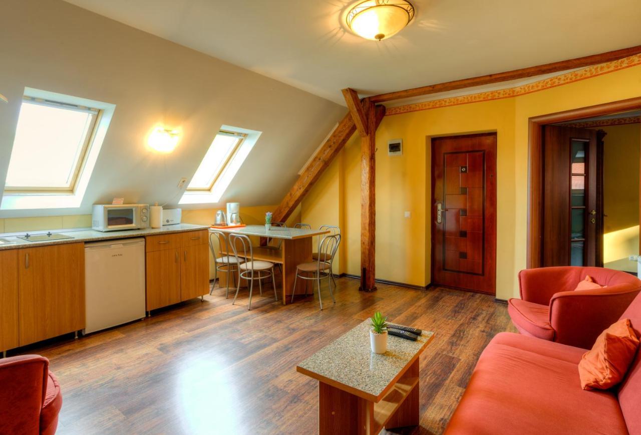 House Of Dragons Apartment *